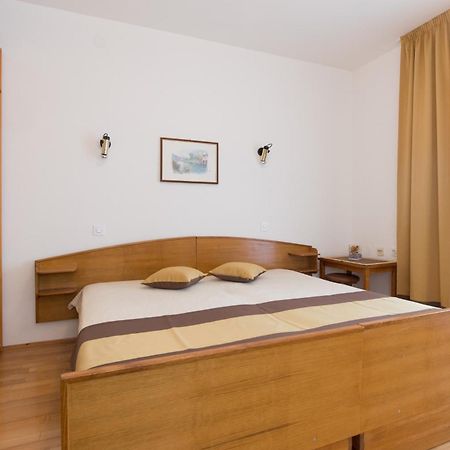 Apartment & Room Dinka, Krk Кърк Стая снимка
