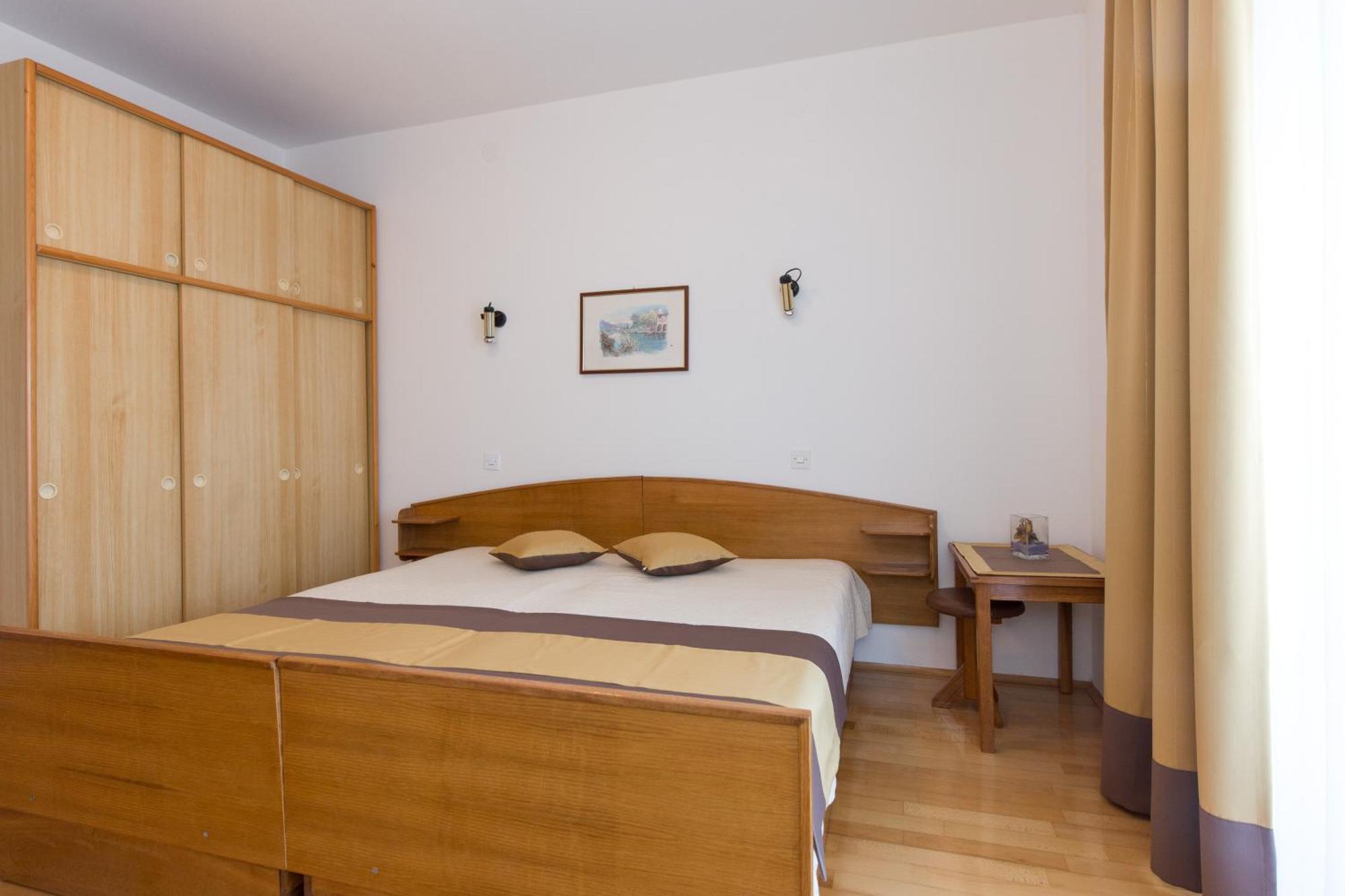 Apartment & Room Dinka, Krk Кърк Стая снимка