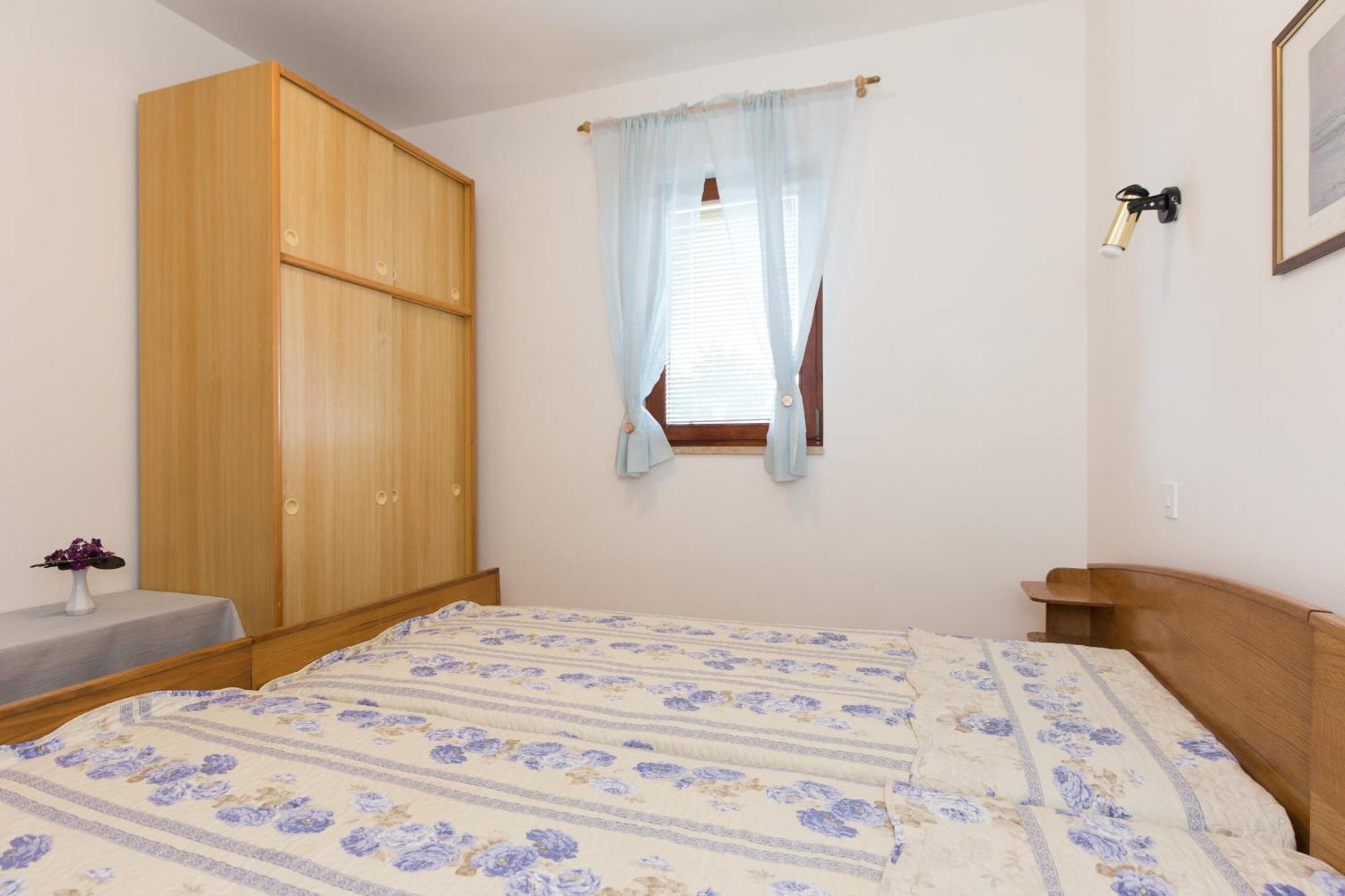 Apartment & Room Dinka, Krk Кърк Стая снимка